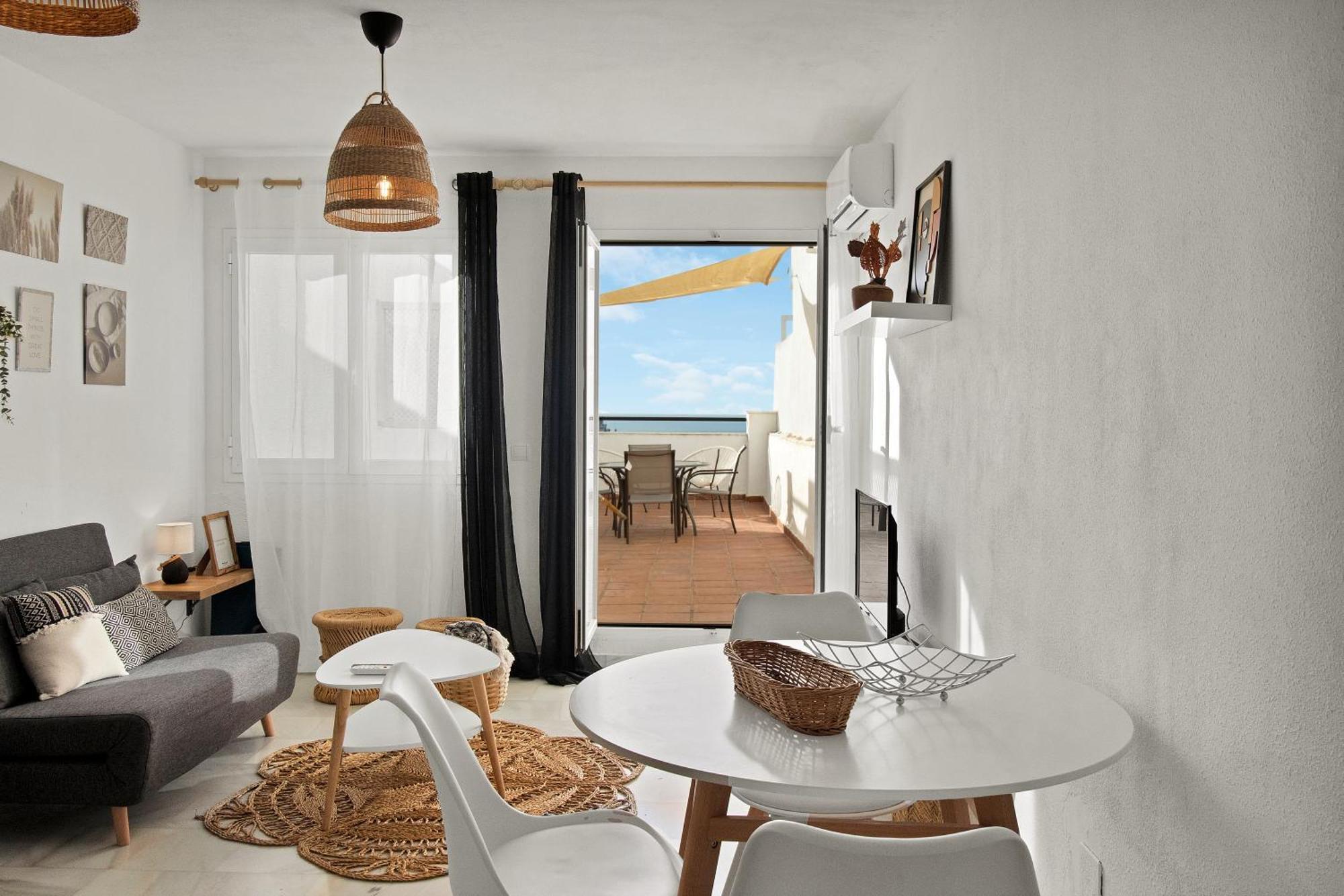 شقة Duplex Estilo Boho Con Increible Terraza Y Vistas Al Mar En Estepona - Las Abejeras 609 المظهر الخارجي الصورة
